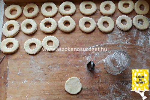 kiszaggatom és kiszúrom a közepüket